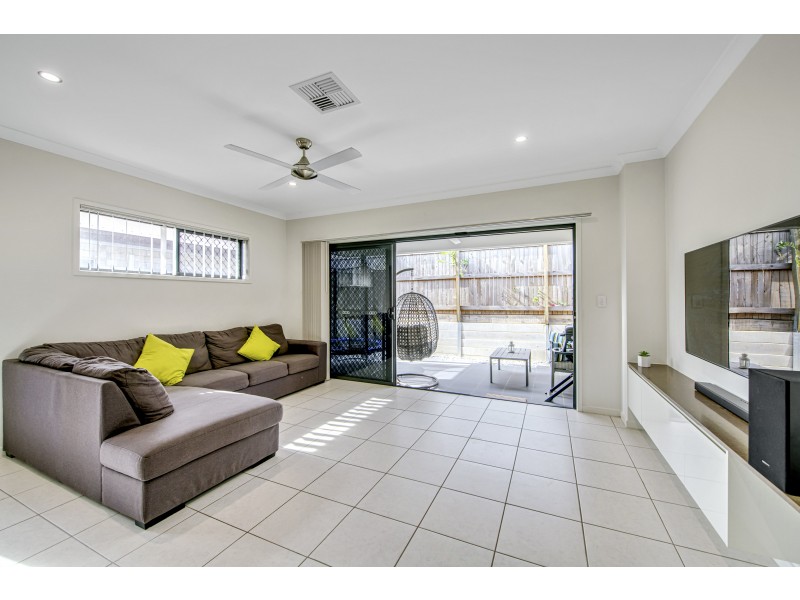94 Steamer Way, Spring Mountain QLD 4124