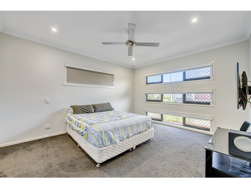 94 Steamer Way, Spring Mountain QLD 4124