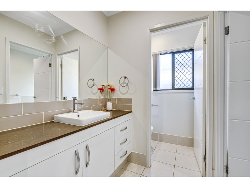94 Steamer Way, Spring Mountain QLD 4124