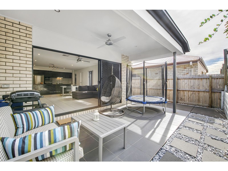 94 Steamer Way, Spring Mountain QLD 4124