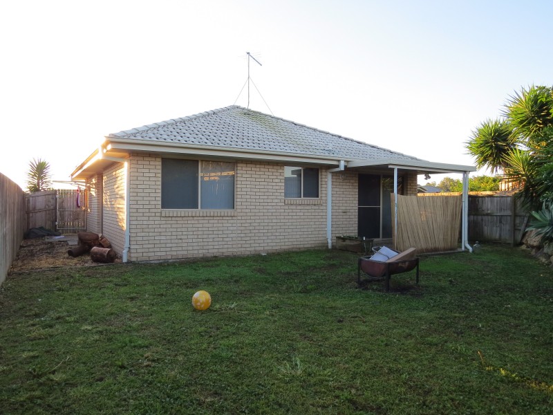 27 Finley Street, Gleneagle QLD 4285