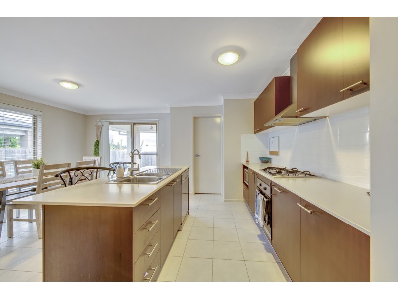 30 Morris Crescent, Bellbird Park QLD 4300