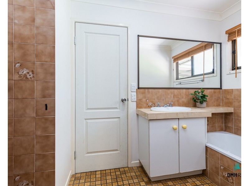 2 Monmouth Court, Jimboomba QLD 4280