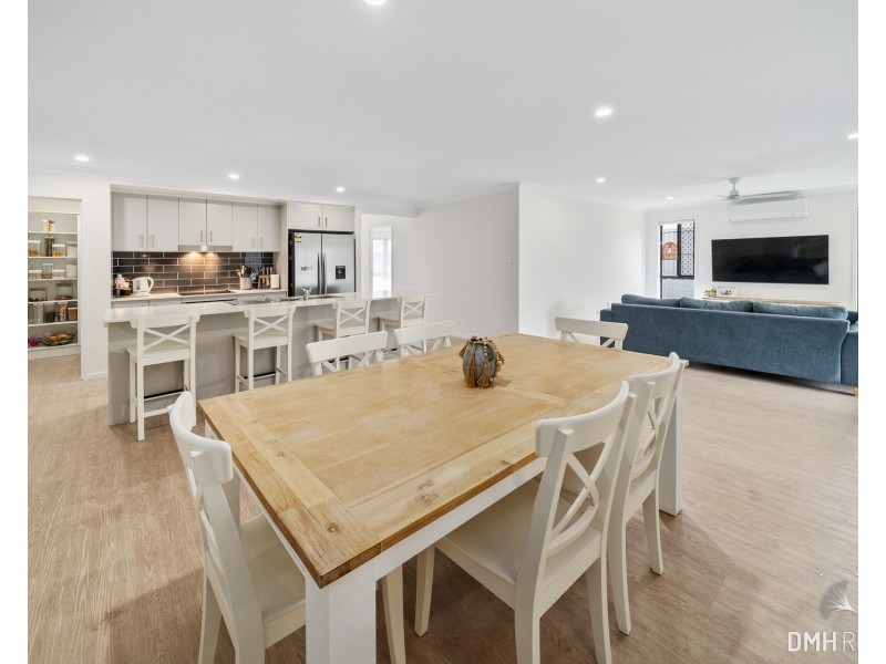 4 Normanby Way, Jimboomba QLD 4280