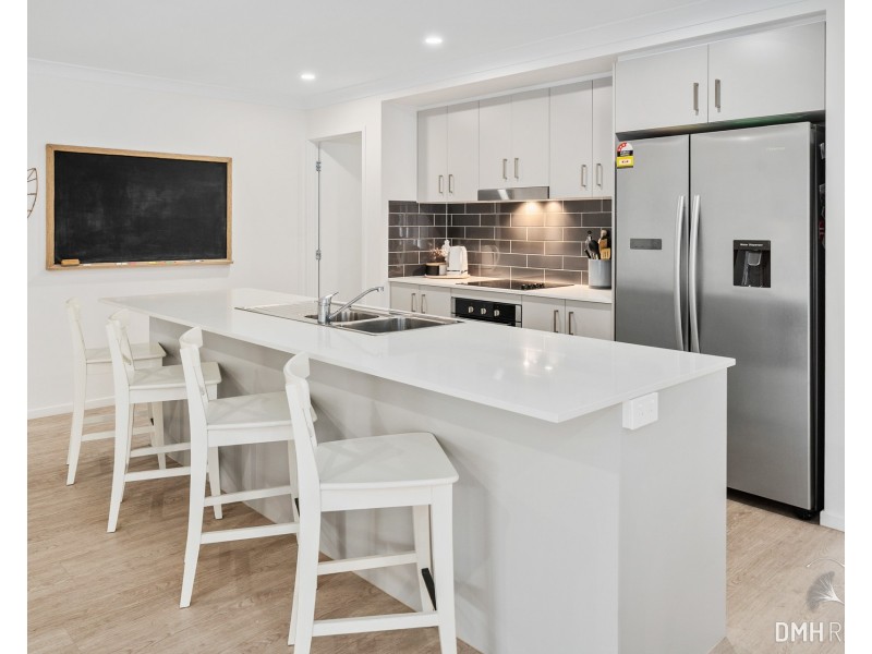 4 Normanby Way, Jimboomba QLD 4280