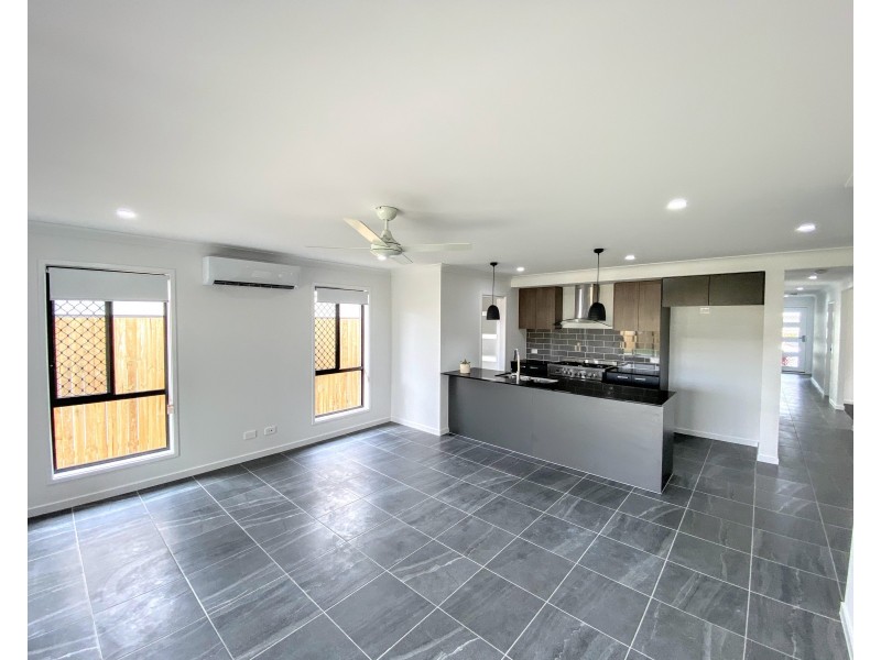 64 Hann Street, South Maclean QLD 4280