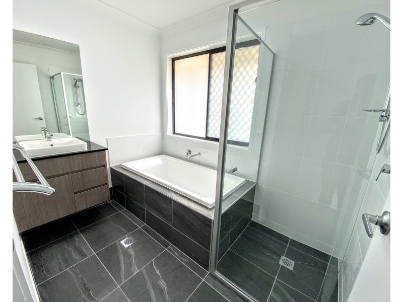 64 Hann Street, South Maclean QLD 4280