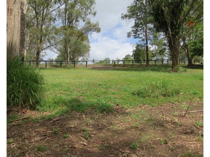 6 Pathfinder Road, Woodhill QLD 4285