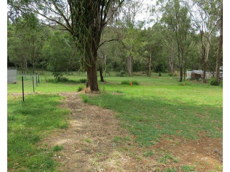 6 Pathfinder Road, Woodhill QLD 4285