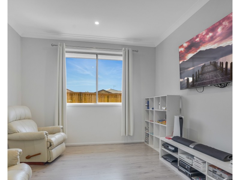 1 Esk Street, South Maclean QLD 4280