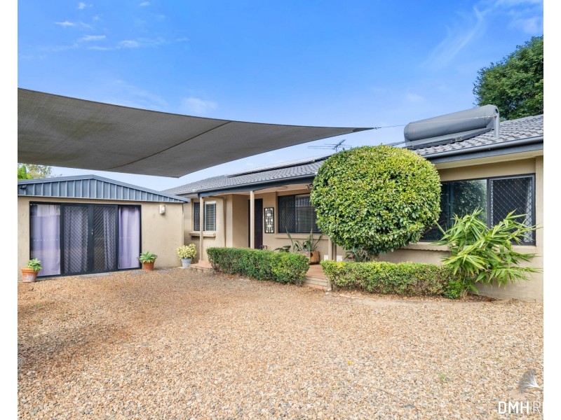 17 Sunningdale Avenue, Rochedale South QLD 4123