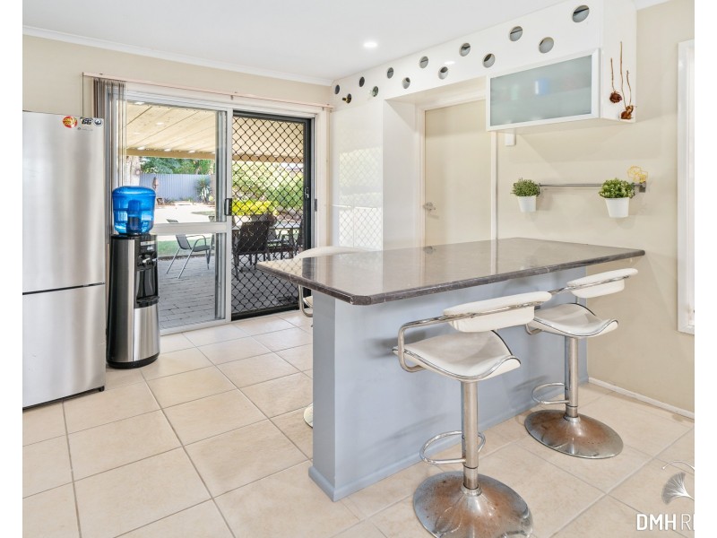 17 Sunningdale Avenue, Rochedale South QLD 4123
