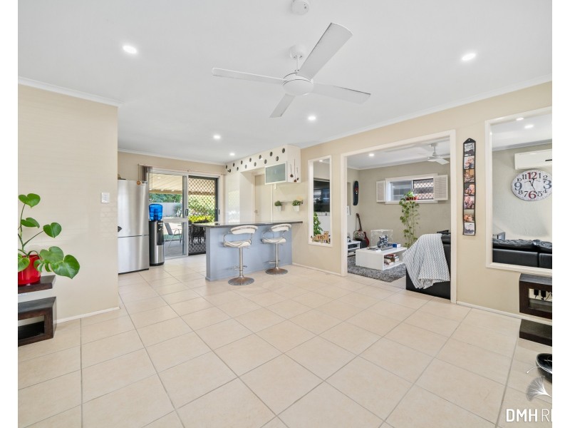 17 Sunningdale Avenue, Rochedale South QLD 4123