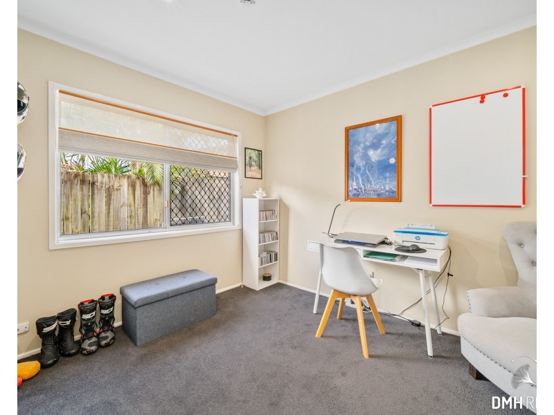 17 Sunningdale Avenue, Rochedale South QLD 4123