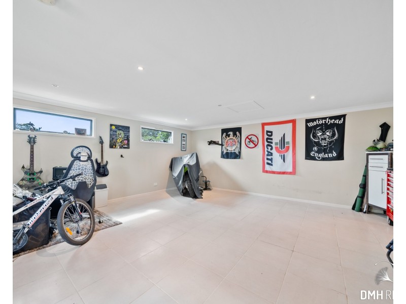 17 Sunningdale Avenue, Rochedale South QLD 4123