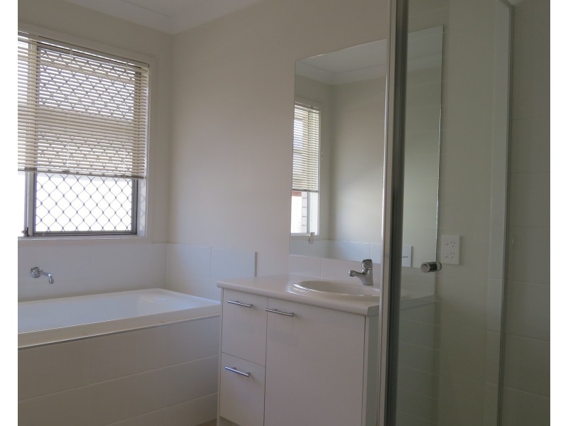 19 Huntingdale Street, Leichhardt QLD 4305