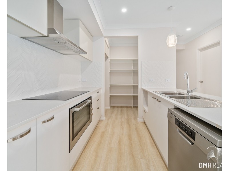 8 Woodview Court, Jimboomba QLD 4280