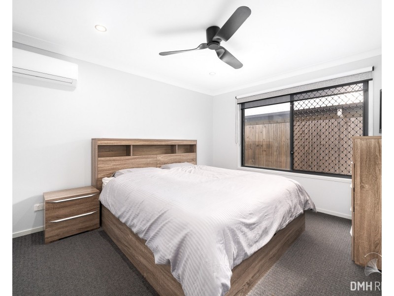 52 Steamer Way, Spring Mountain QLD 4124