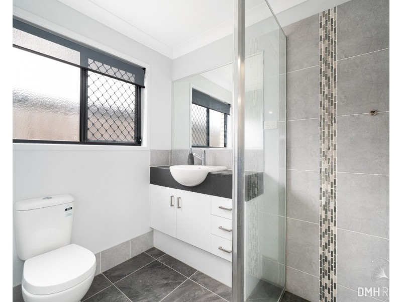 52 Steamer Way, Spring Mountain QLD 4124