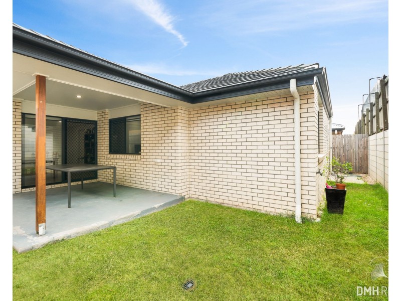52 Steamer Way, Spring Mountain QLD 4124