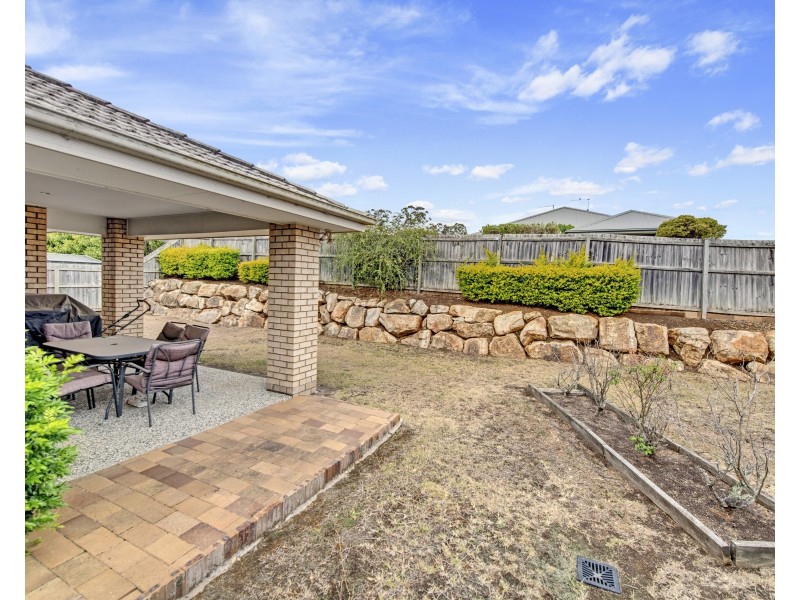 27 Finley Street, Gleneagle QLD 4285