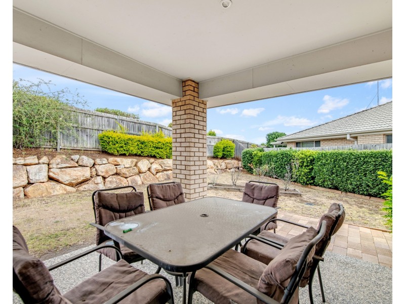 27 Finley Street, Gleneagle QLD 4285