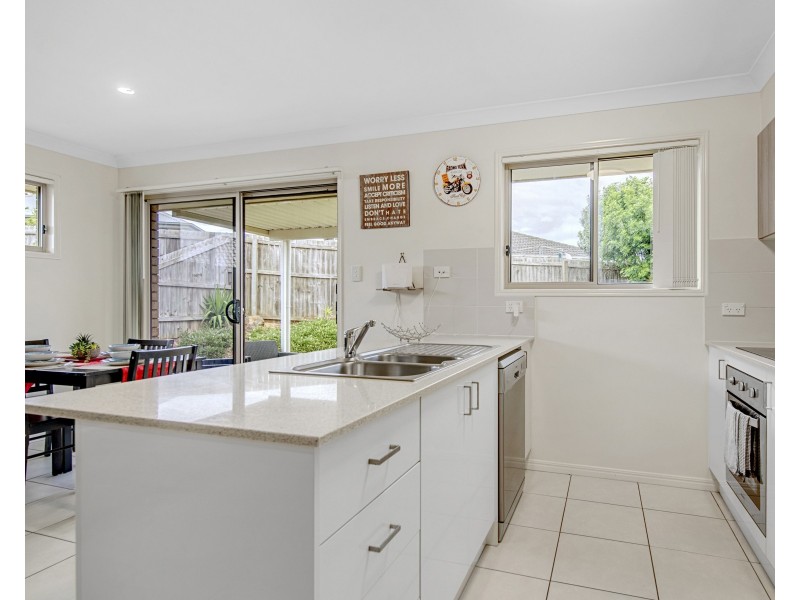 27 Finley Street, Gleneagle QLD 4285