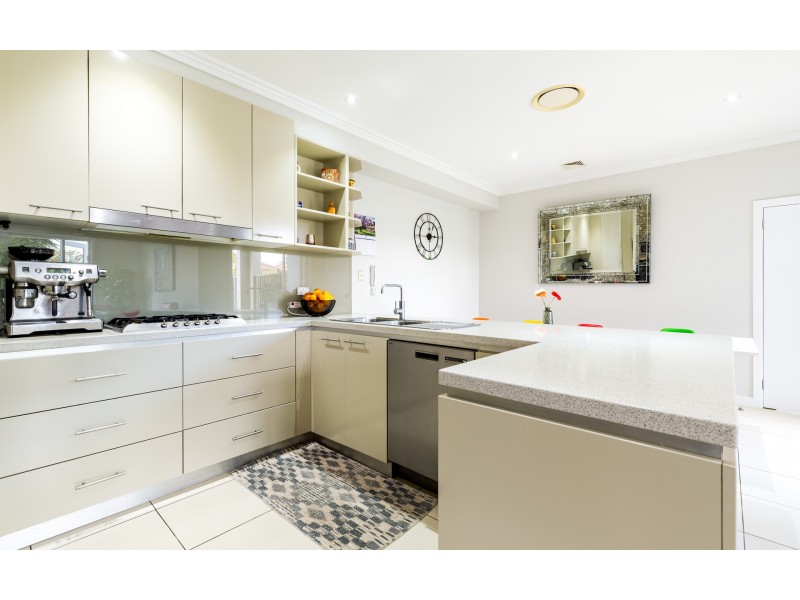 9 Linden Way, Bella Vista NSW 2153