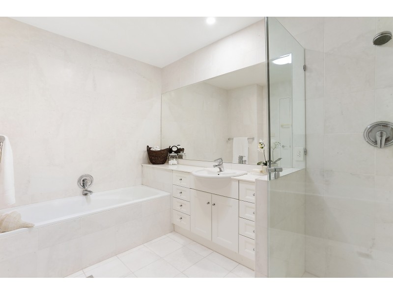 1 Rosemeadow Drive, Cabarita NSW 2137