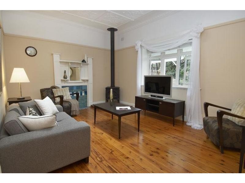 11 Goodwin Avenue, Ashfield NSW 2131