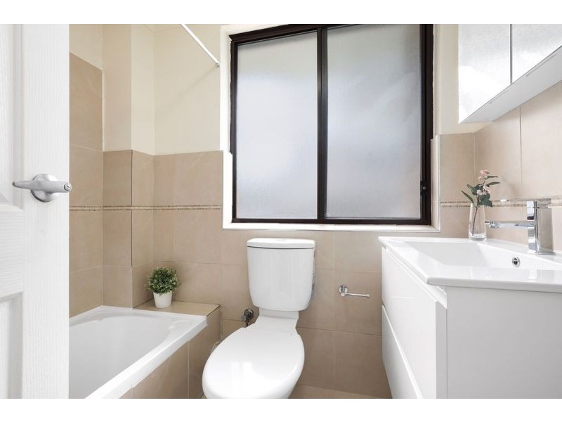 1/11-13 Cambridge Street, Gladesville NSW 2111