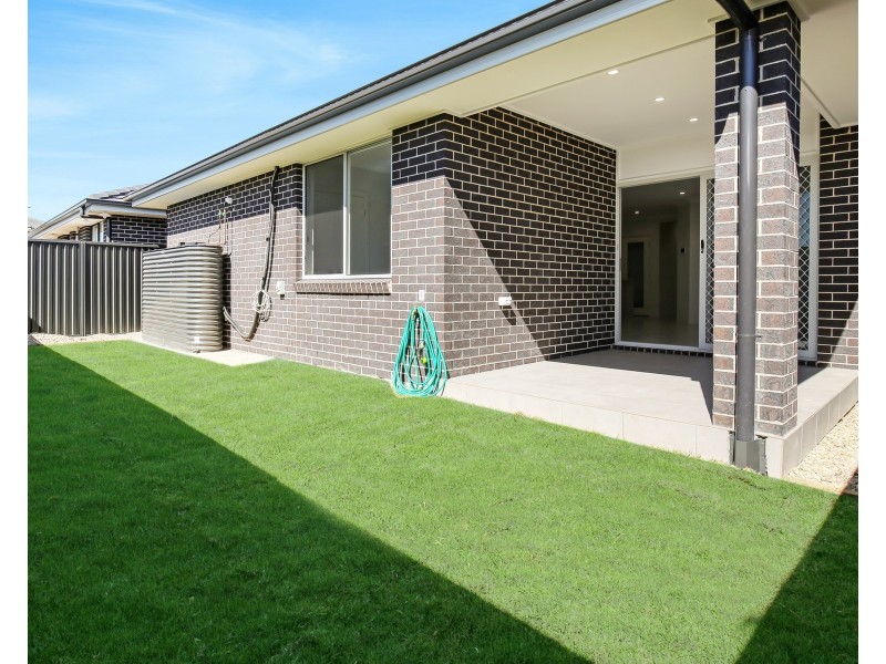 6 Driftway Street, Austral NSW 2179