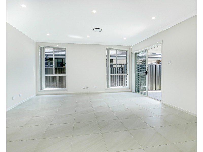 6 Driftway Street, Austral NSW 2179