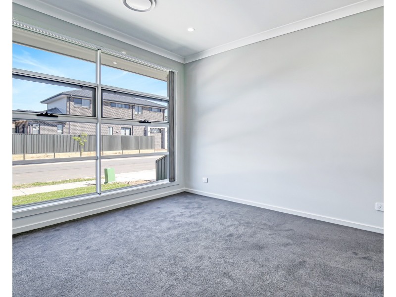 6 Driftway Street, Austral NSW 2179