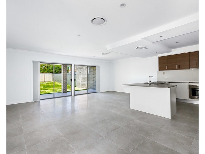 20B St Pauls Crescent, Liverpool NSW 2170