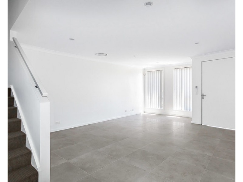 20B St Pauls Crescent, Liverpool NSW 2170