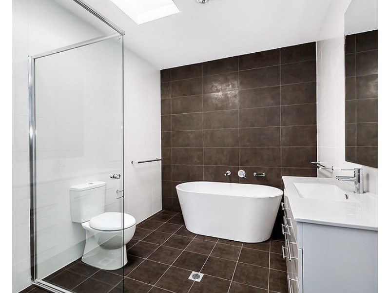 20B St Pauls Crescent, Liverpool NSW 2170