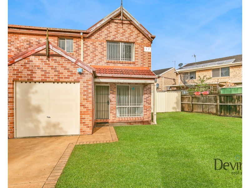 1 Mahogany Way, Greenacre NSW 2190