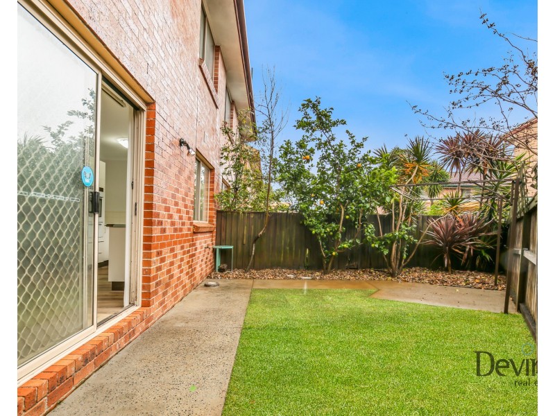 1 Mahogany Way, Greenacre NSW 2190