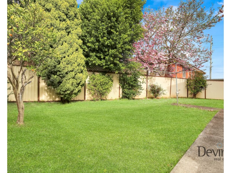 3 Tallowood Avenue, Casula NSW 2170