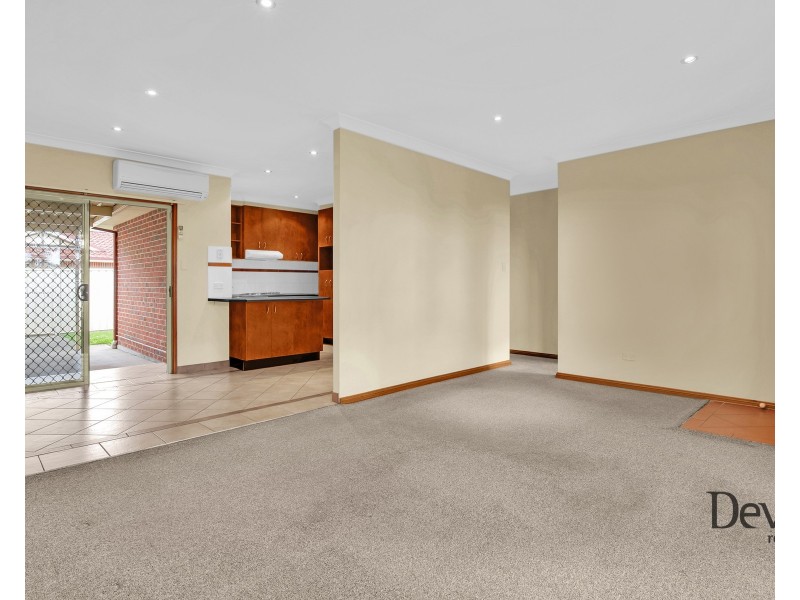 1/120 Green Valley Road, Green Valley NSW 2168