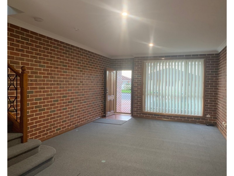 2/120 Green Valley Road, Green Valley NSW 2168