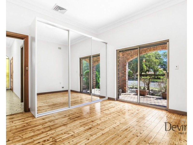 98 Wellbank Street, Concord NSW 2137