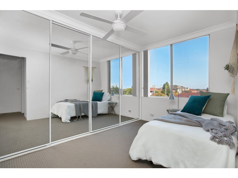 9/1 Bortfield Drive, Chiswick NSW 2046