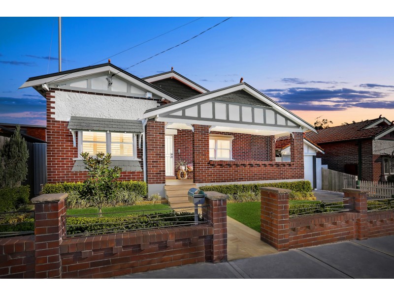 1 Mons Street, Russell Lea NSW 2046
