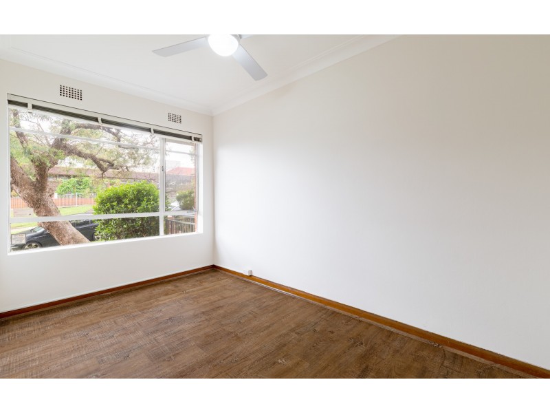 2/11 Bayswater Road, Drummoyne NSW 2047