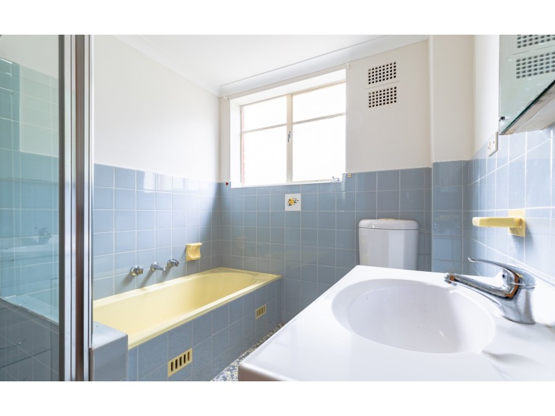 2/11 Bayswater Road, Drummoyne NSW 2047