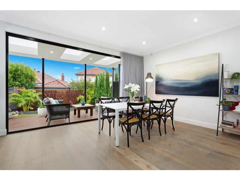 6 Dalmeny Avenue, Russell Lea NSW 2046