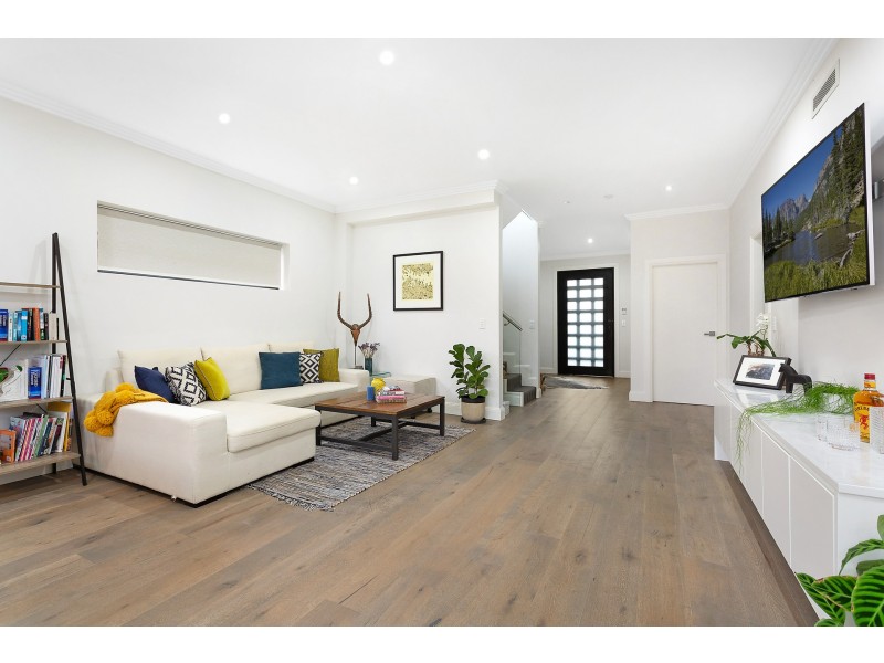 6 Dalmeny Avenue, Russell Lea NSW 2046