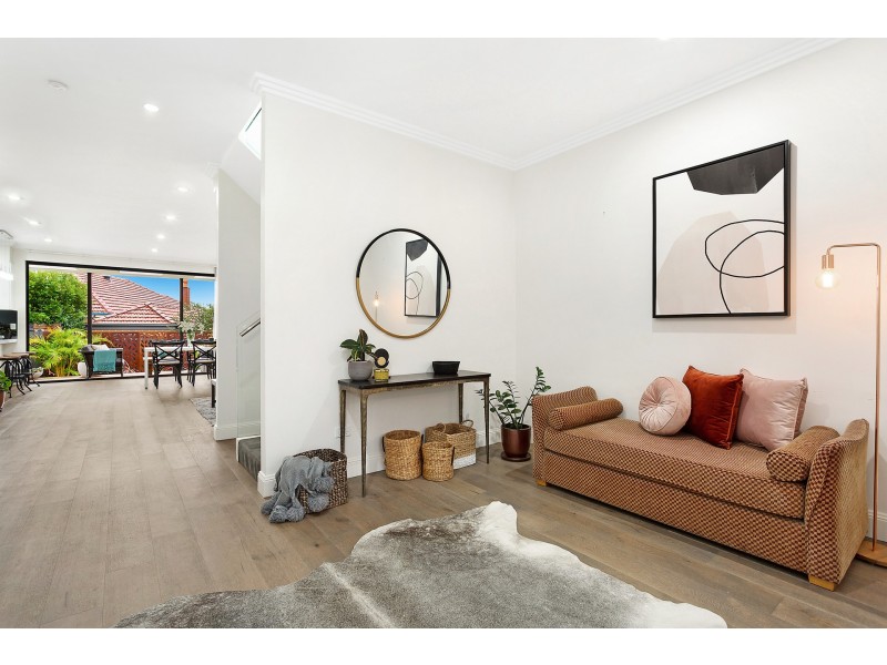 6 Dalmeny Avenue, Russell Lea NSW 2046